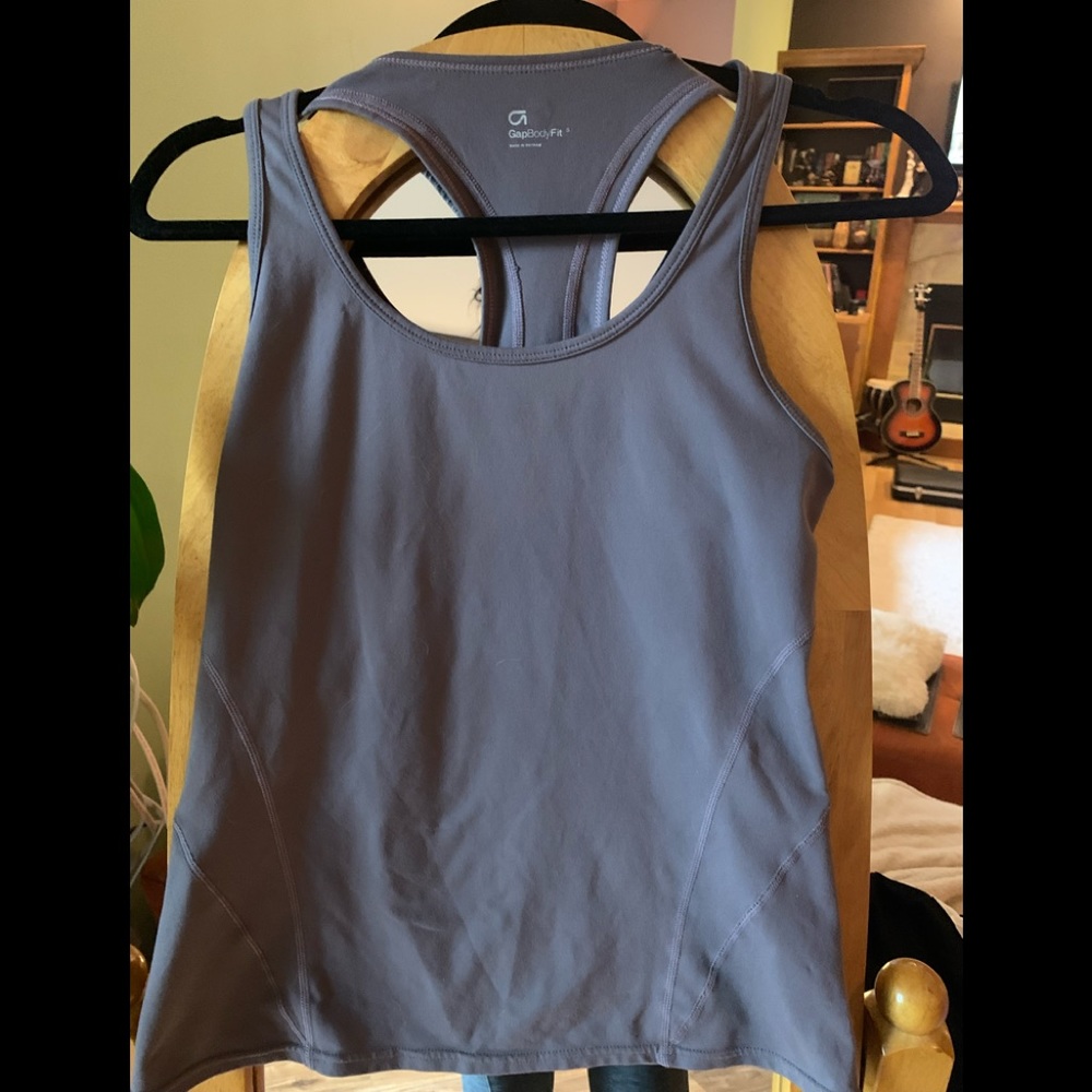 🔥2/$20 Gap Body Fit Tank top.